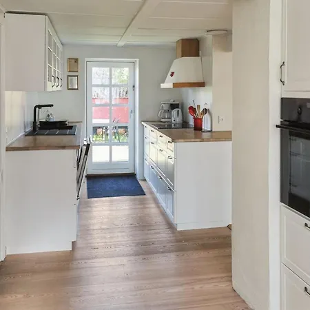 Elvira - 300m From The Sea By Interhome Feriehus Svaneke